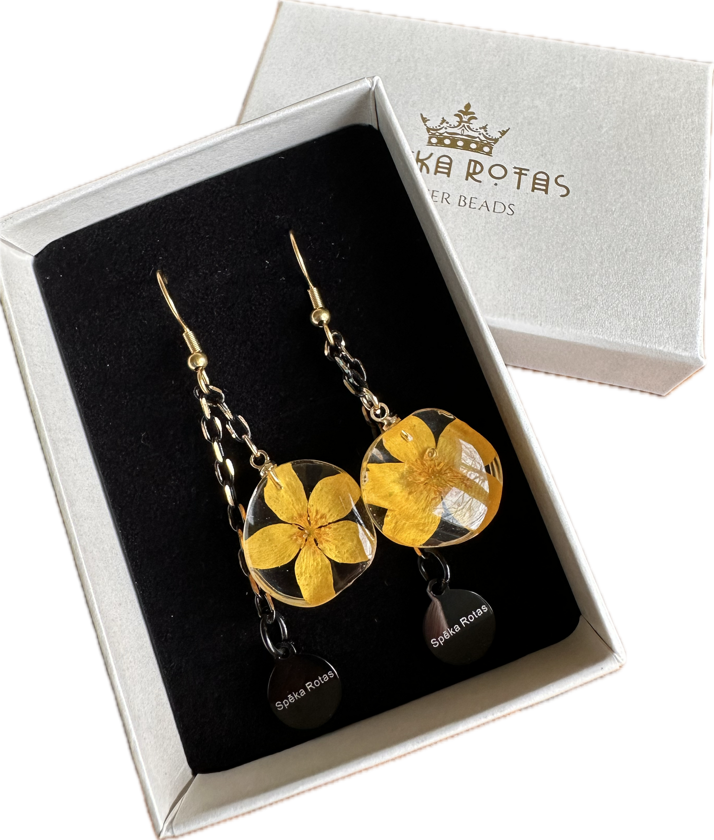 Auskari "Melnais zelts” ar zeltainu gundegas ziediņu.