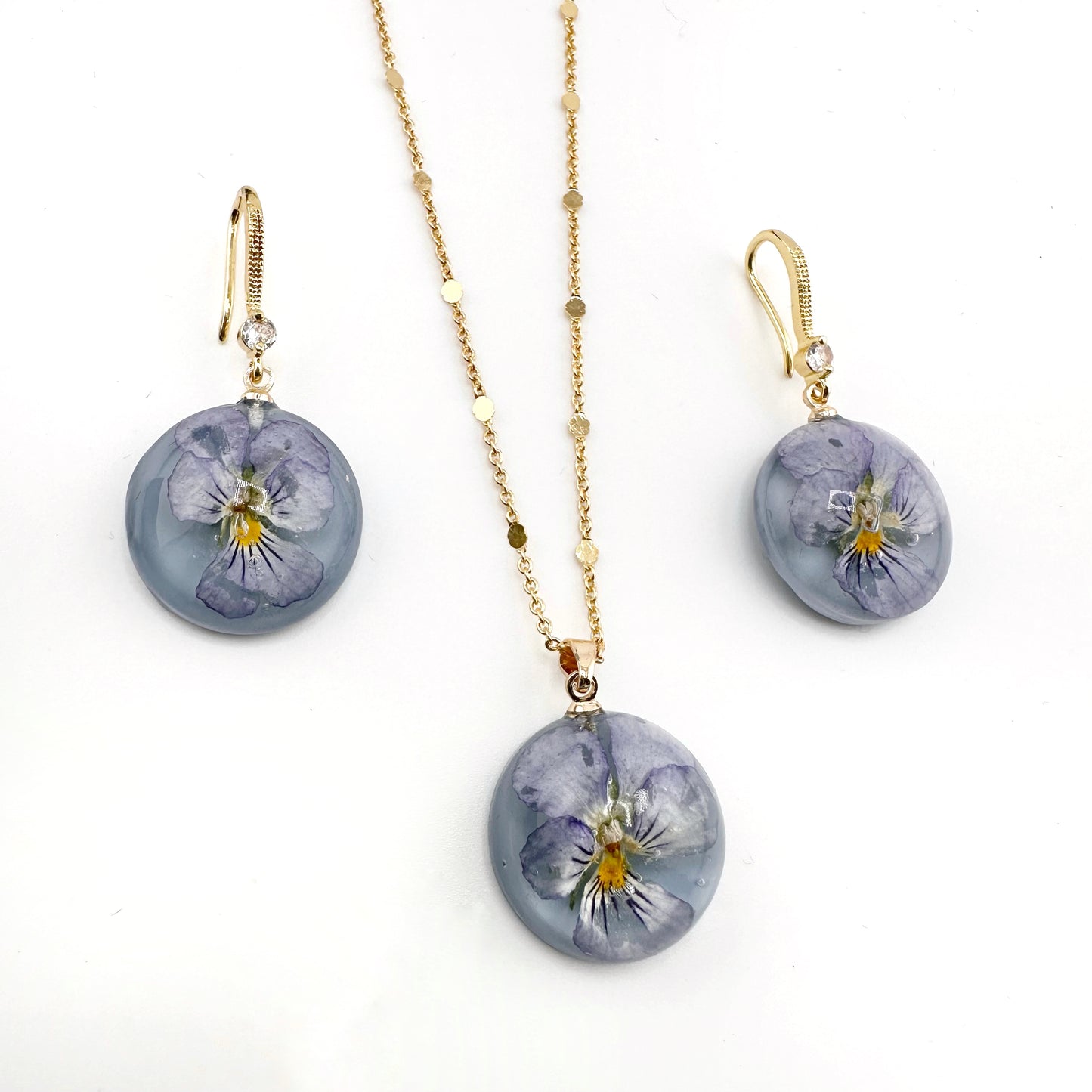 Kuloniņš ar auskariem "Vijolītes”