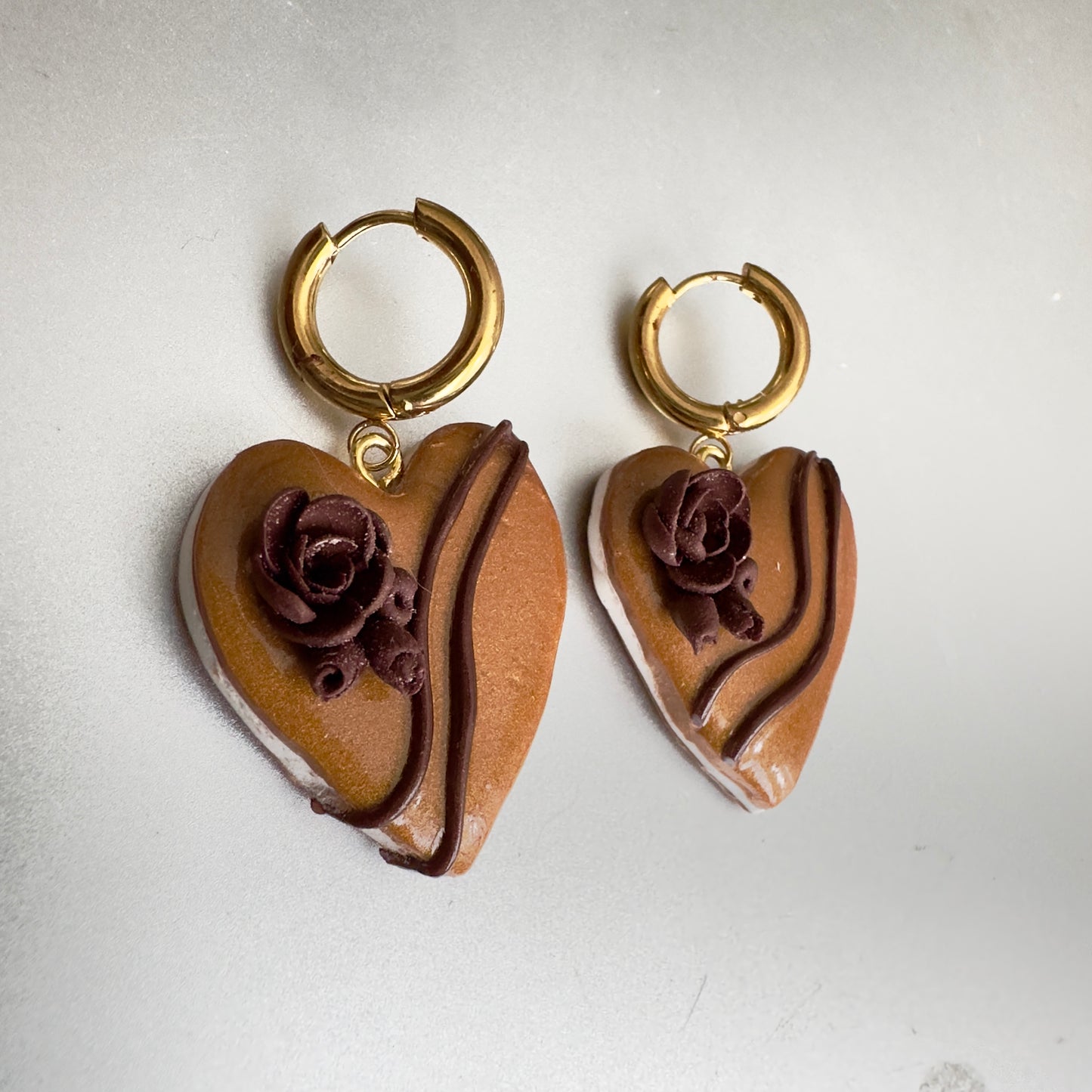 Auskaru glezna | Karamele