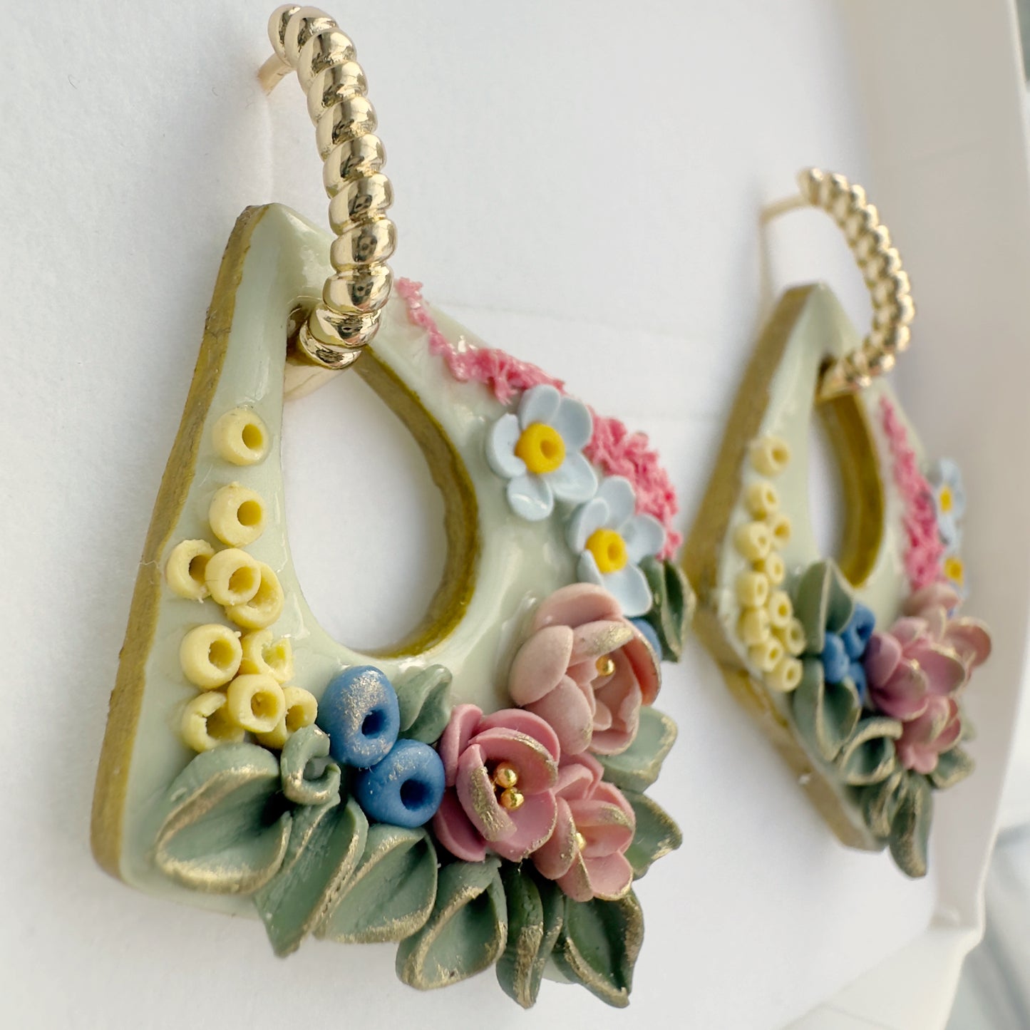 Auskaru glezna “Antīkais dārzs” iedvesmojoties no Reičelas Roišas gleznām