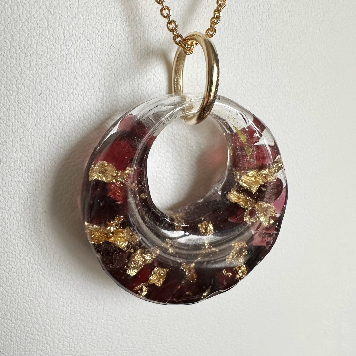 Kristāla kuloniņš: Granāts - kaisles kristāls