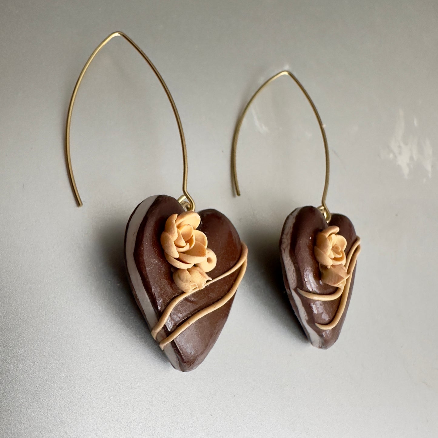 Auskaru glezna | Šokolāde