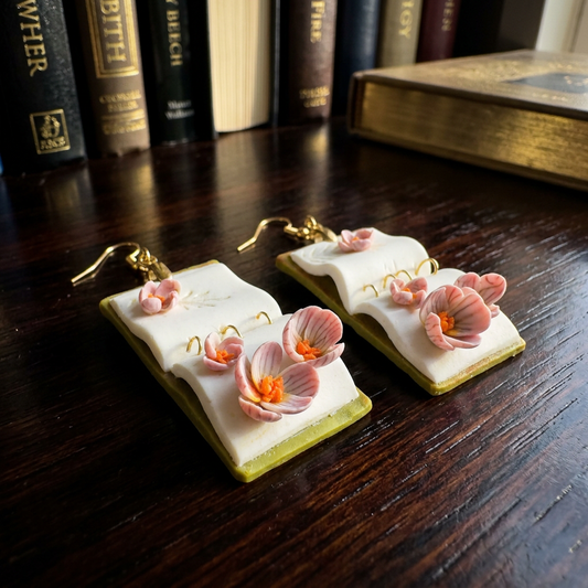 Auskaru gleznas “Atvērtā grāmata”