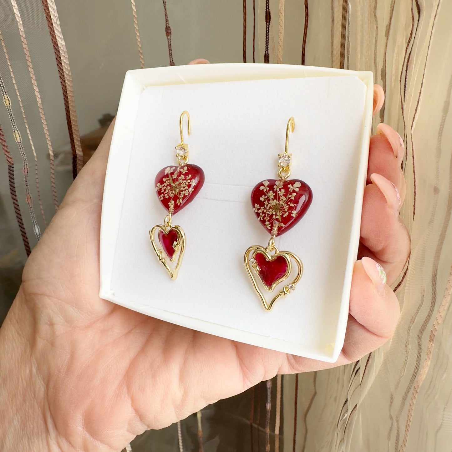Eleganti auskari “Sarkanās sirsniņas”