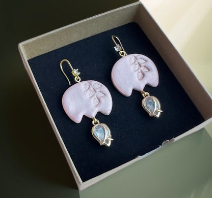 Auskaru glezna "Rozā perlamutrs”