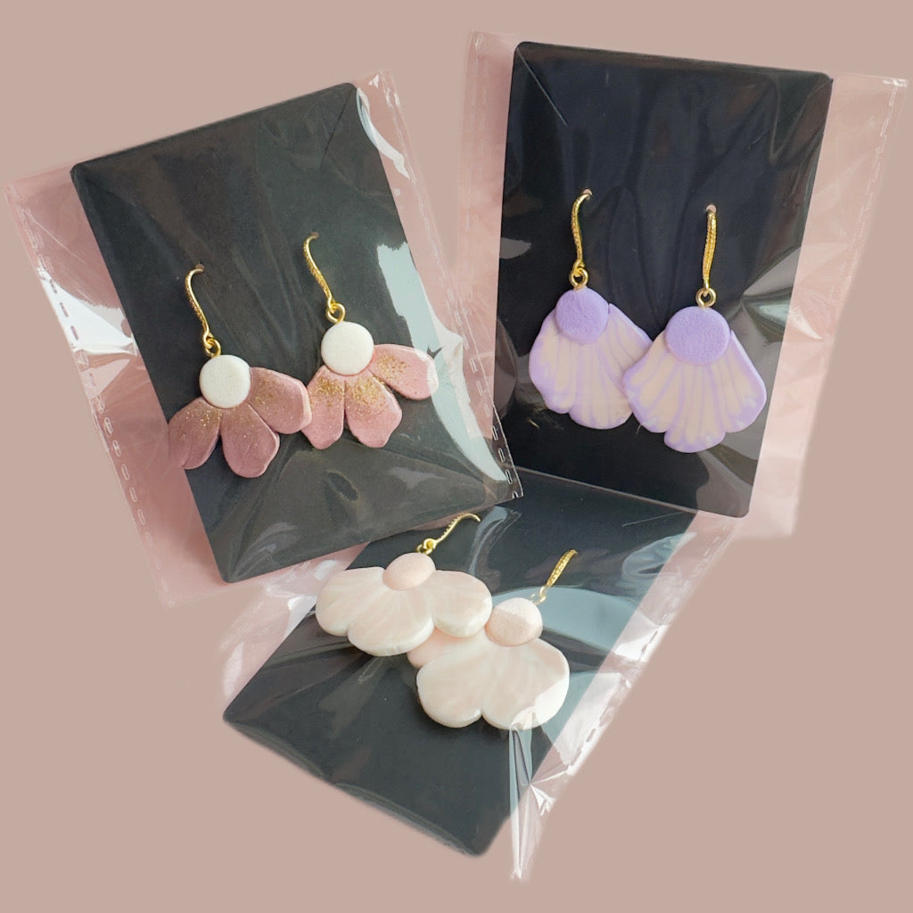 Auskaru glezna "Rozā ziediņš”