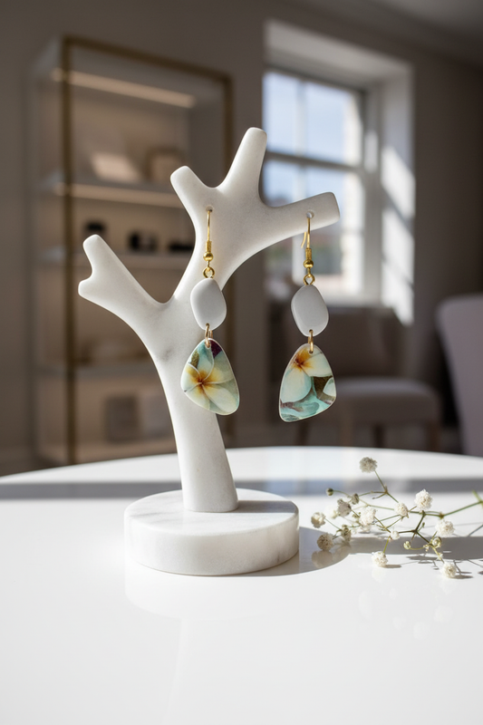 Auskaru glezna "Frangipani ziedi”