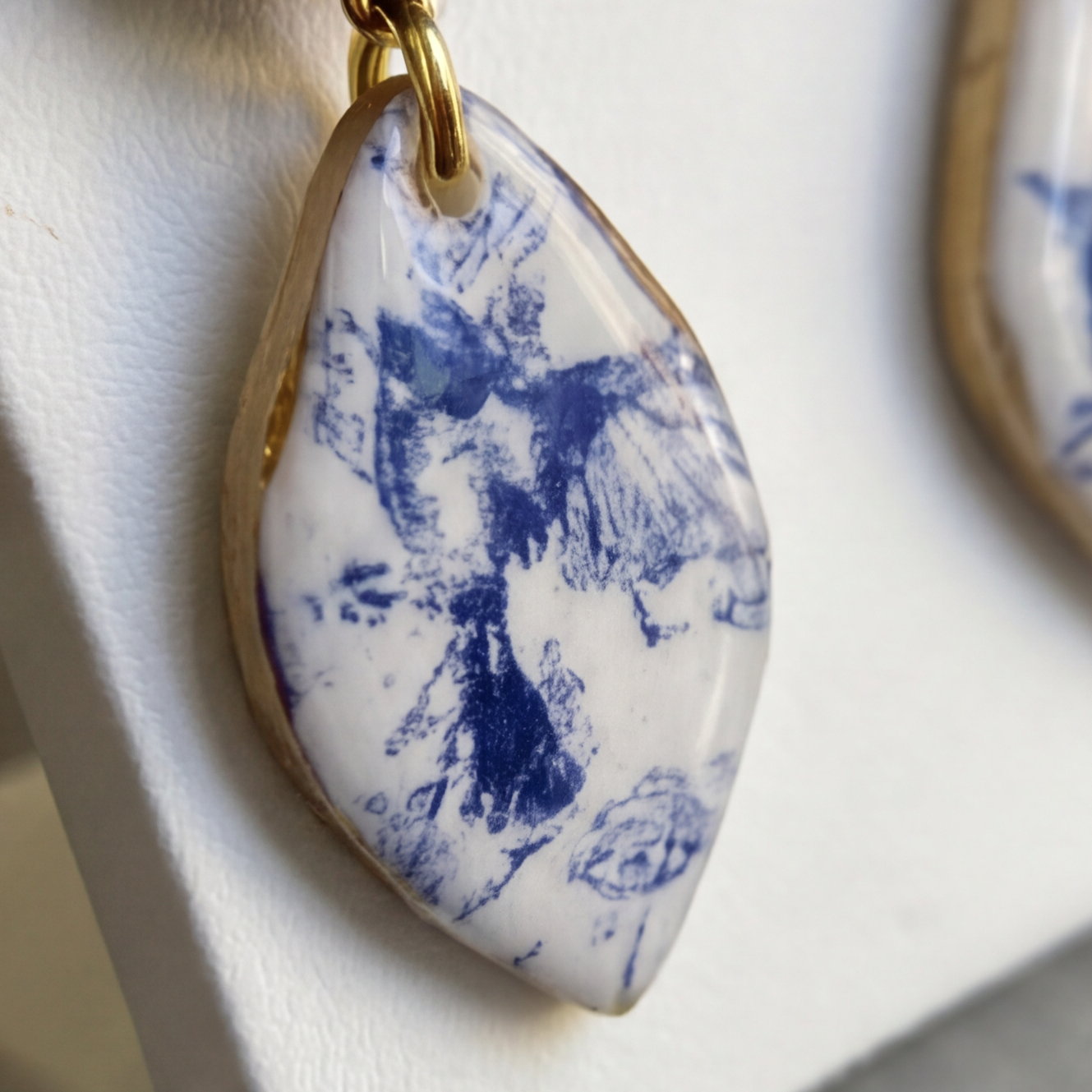 Auskaru glezna | Mellene ar porcelānu