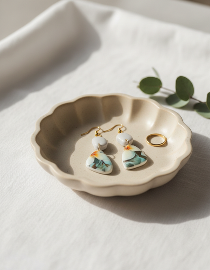 Auskaru glezna "Frangipani ziedi”