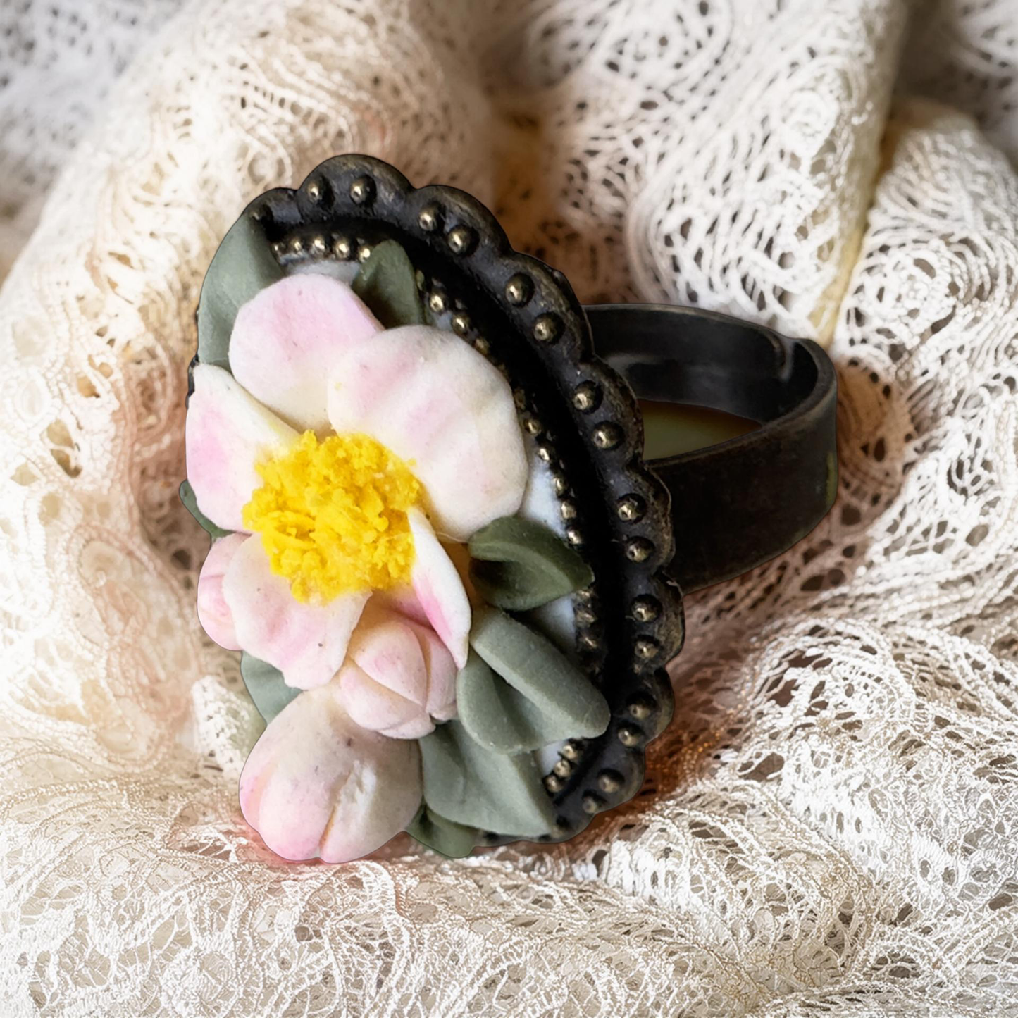 Ābeļziedu miniatūras | gredzens un aproce