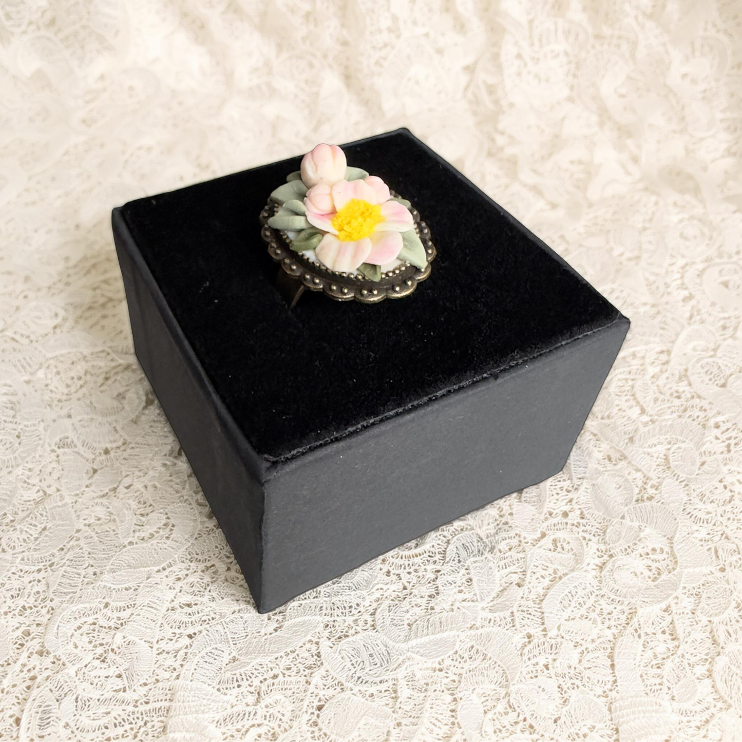 Ābeļziedu miniatūras | gredzens un aproce