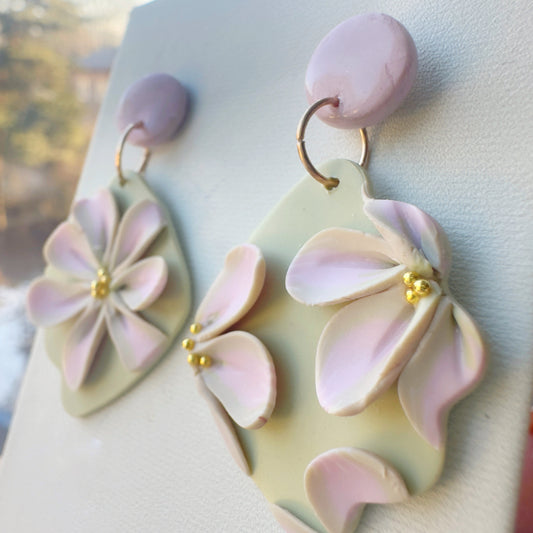 Auskaru glezna | Oda Pavasarim