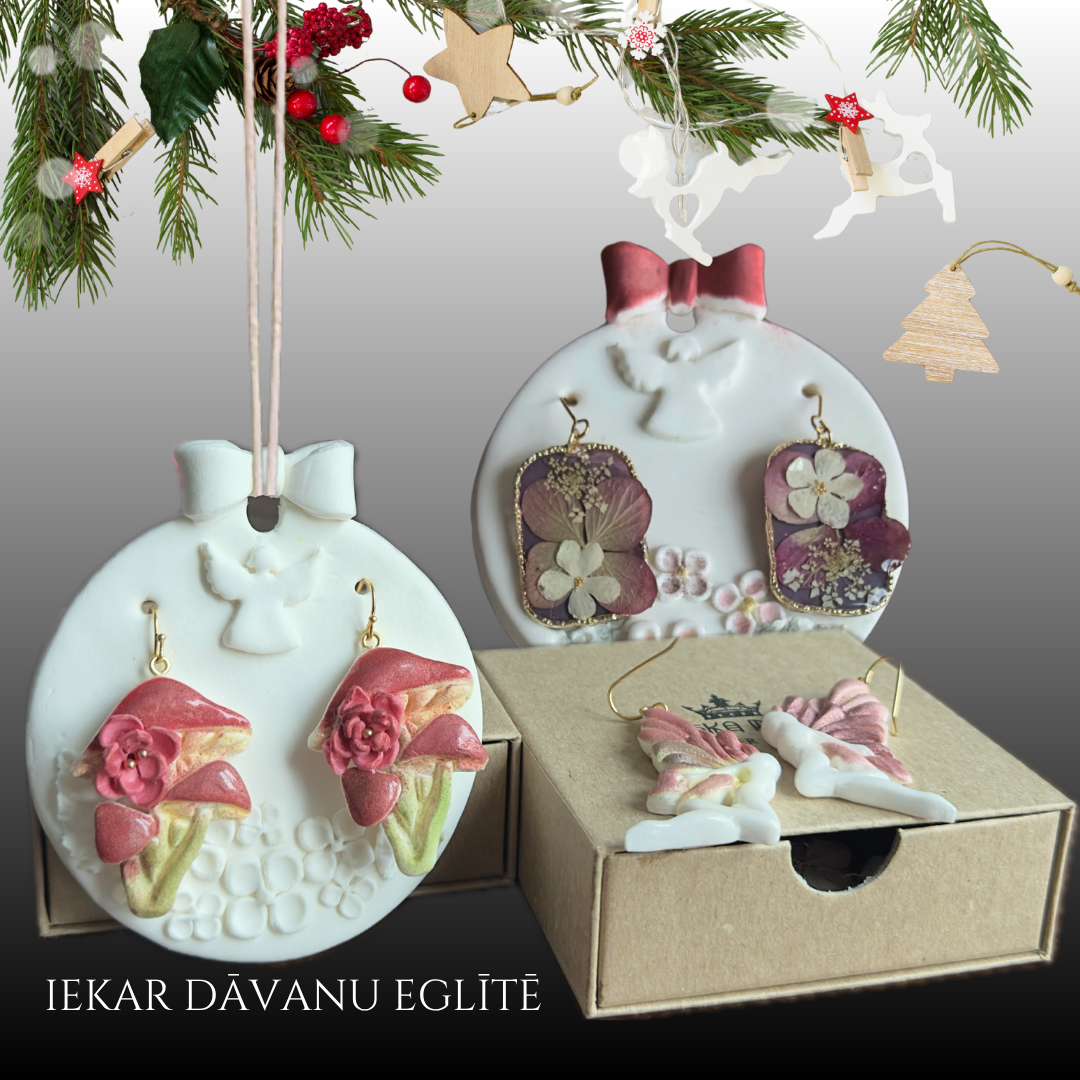 Auskaru glezna "Maģiskās sēnes” ar eglīšu rotājumu