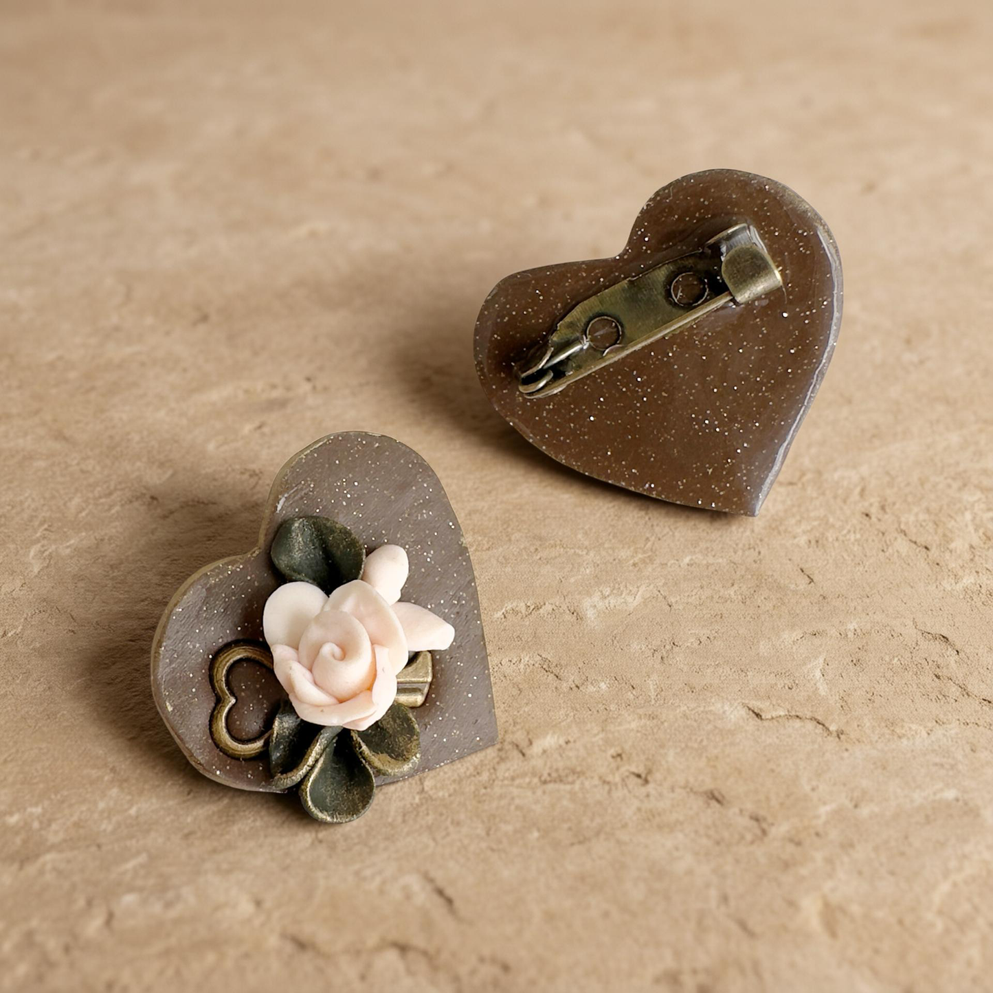 Antīks šarms un rozes