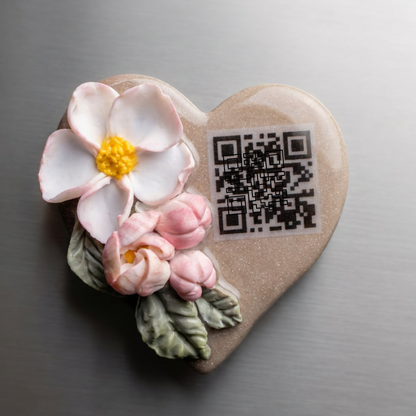 Atsauksmju statīvs ar QR kodu