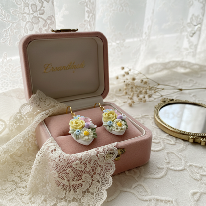 Auskaru glezna “Ziedu pārpilnība”