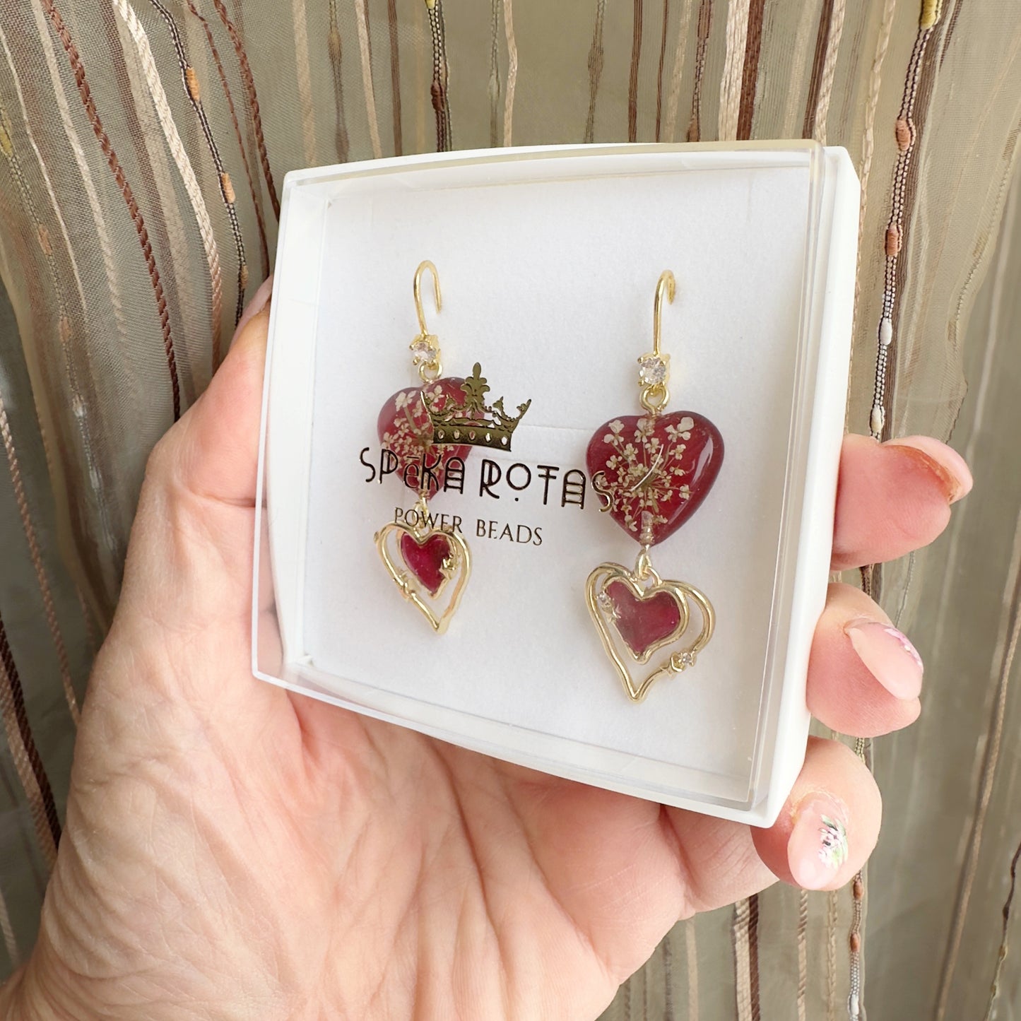 Eleganti auskari “Sarkanās sirsniņas”