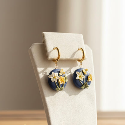 Auskaru glezna “Zilā ziedu pogaļa”