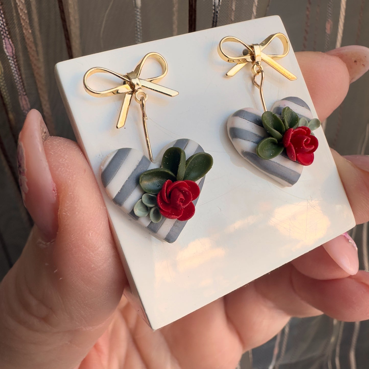 Auskaru glezna “Strīpainīši”