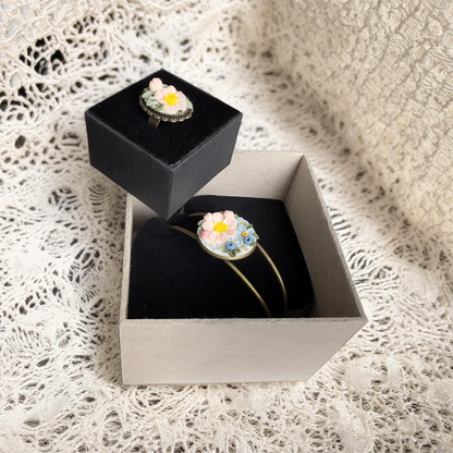 Ābeļziedu miniatūras | gredzens un aproce