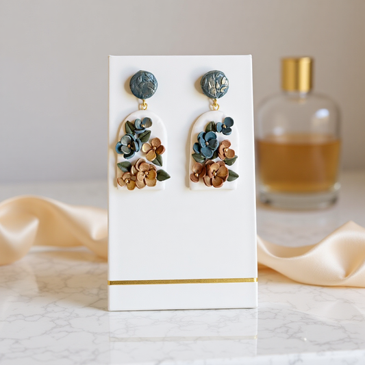 Auskaru glezna "Elegance” ar baltu fonu