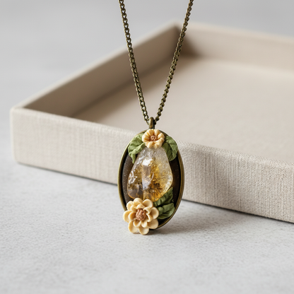 Citrīna amulets ar diviem ziediņiem